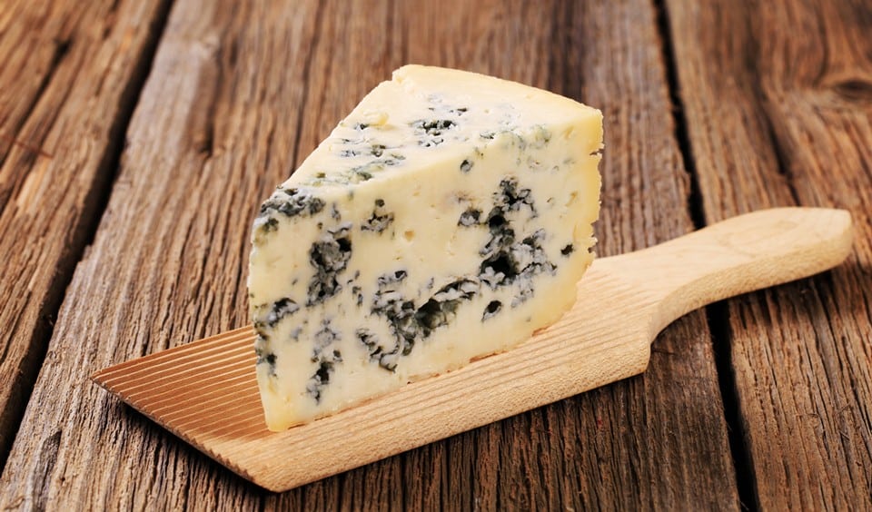 Польза и вред изысканного сыра горгонзола